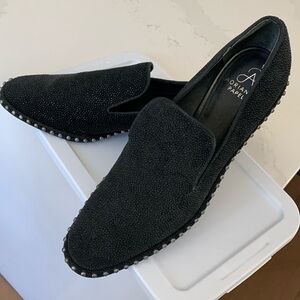 Adrianna Papell Black ladies size US 10M leather studded loafer